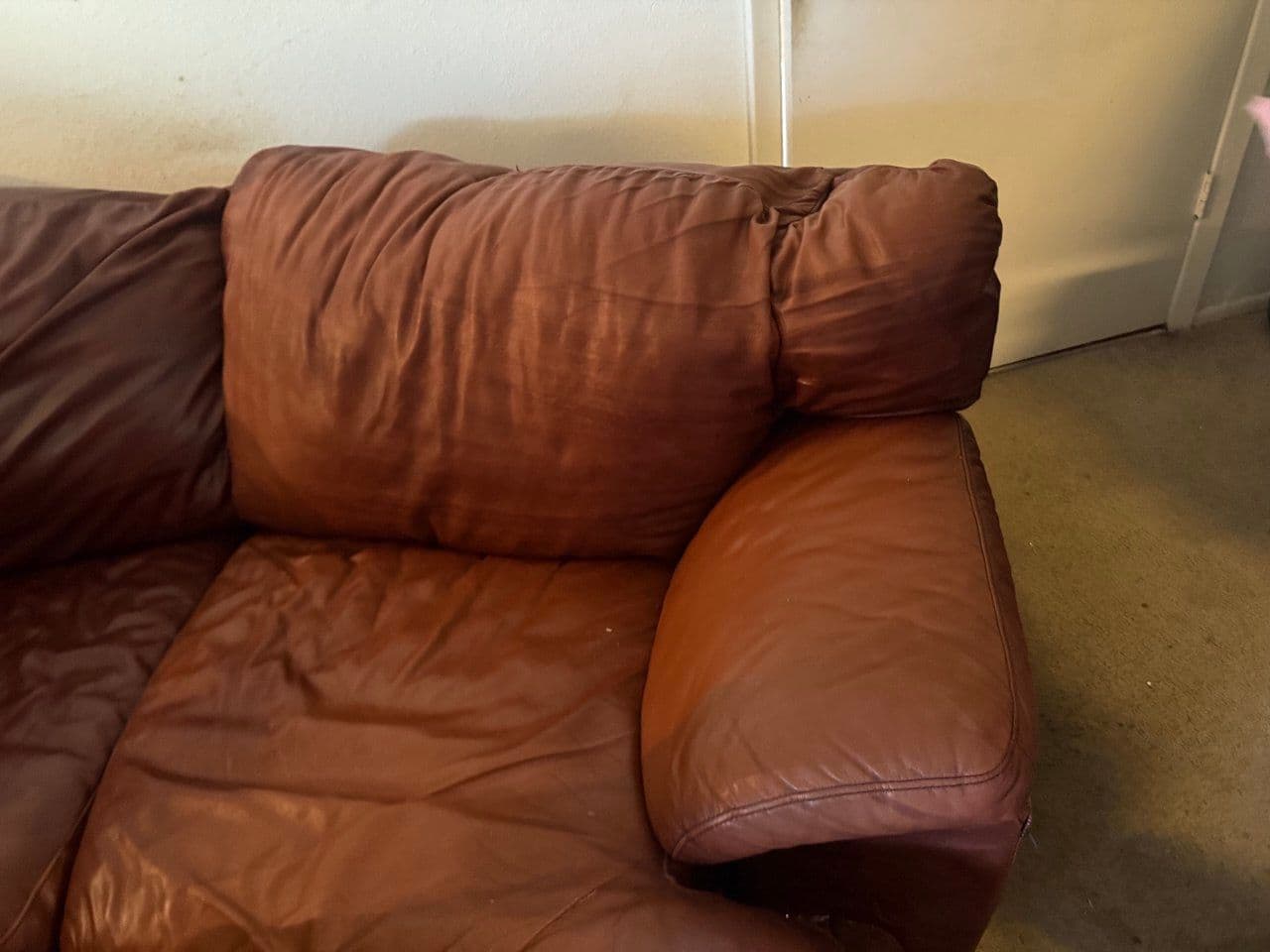 Couch Revival: Breathe New Life into Your Old Leather!